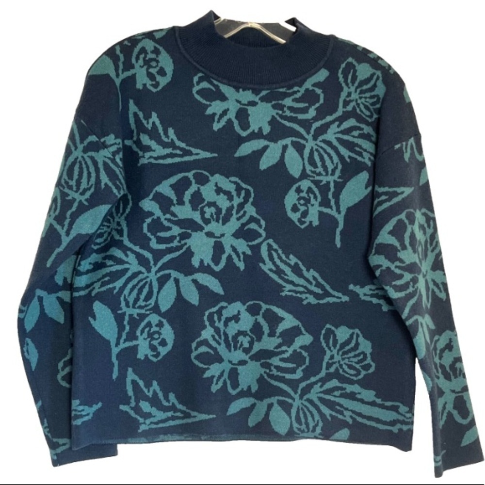 NWT Women’s Blue Floral Sweater Size XS Relaxed Fit Mockneck Long Sleeve